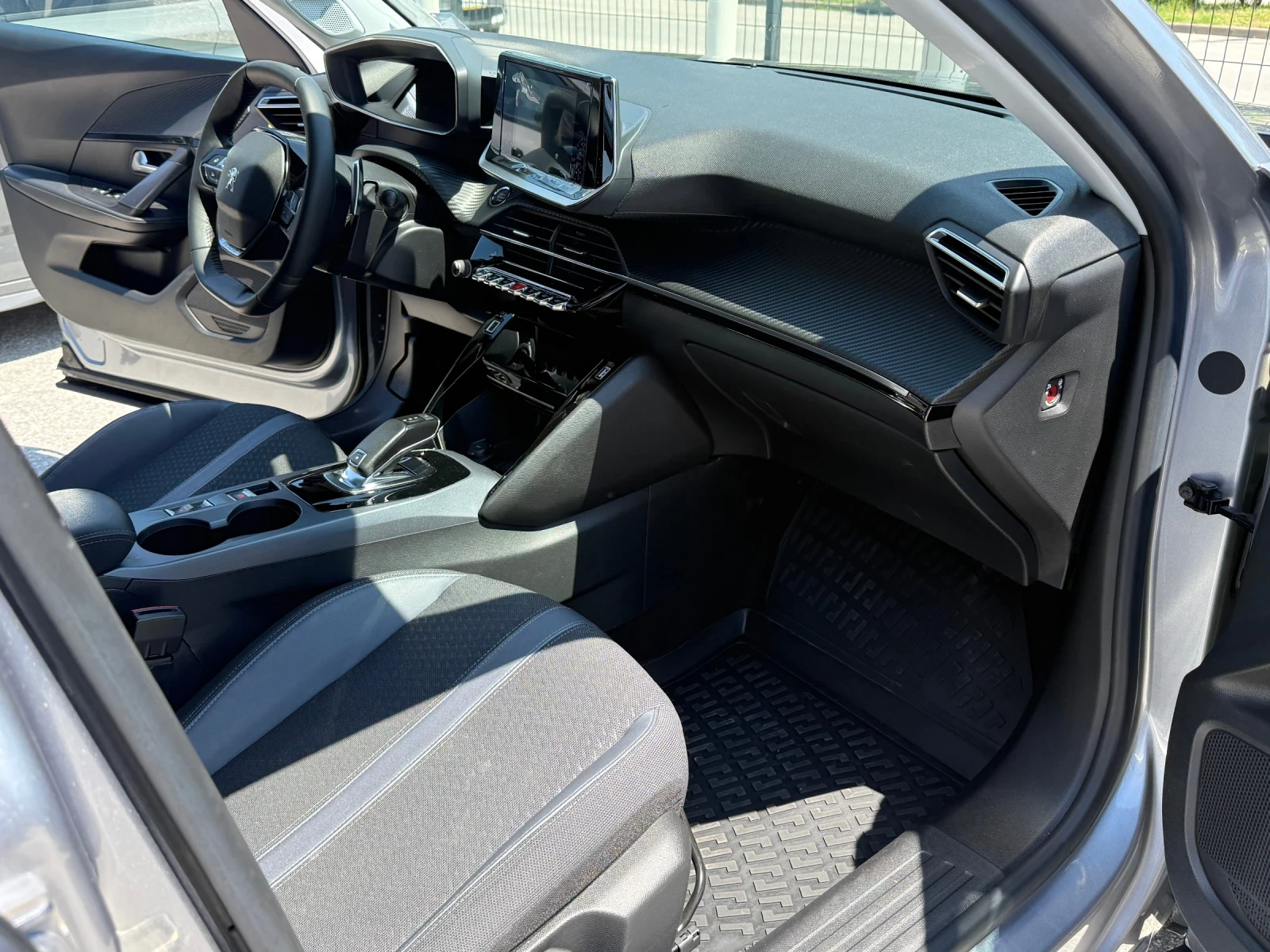 Peugeot 2008 1.5 BlueHDI 99000км, снимка 8 - Автомобили и джипове - 54818987