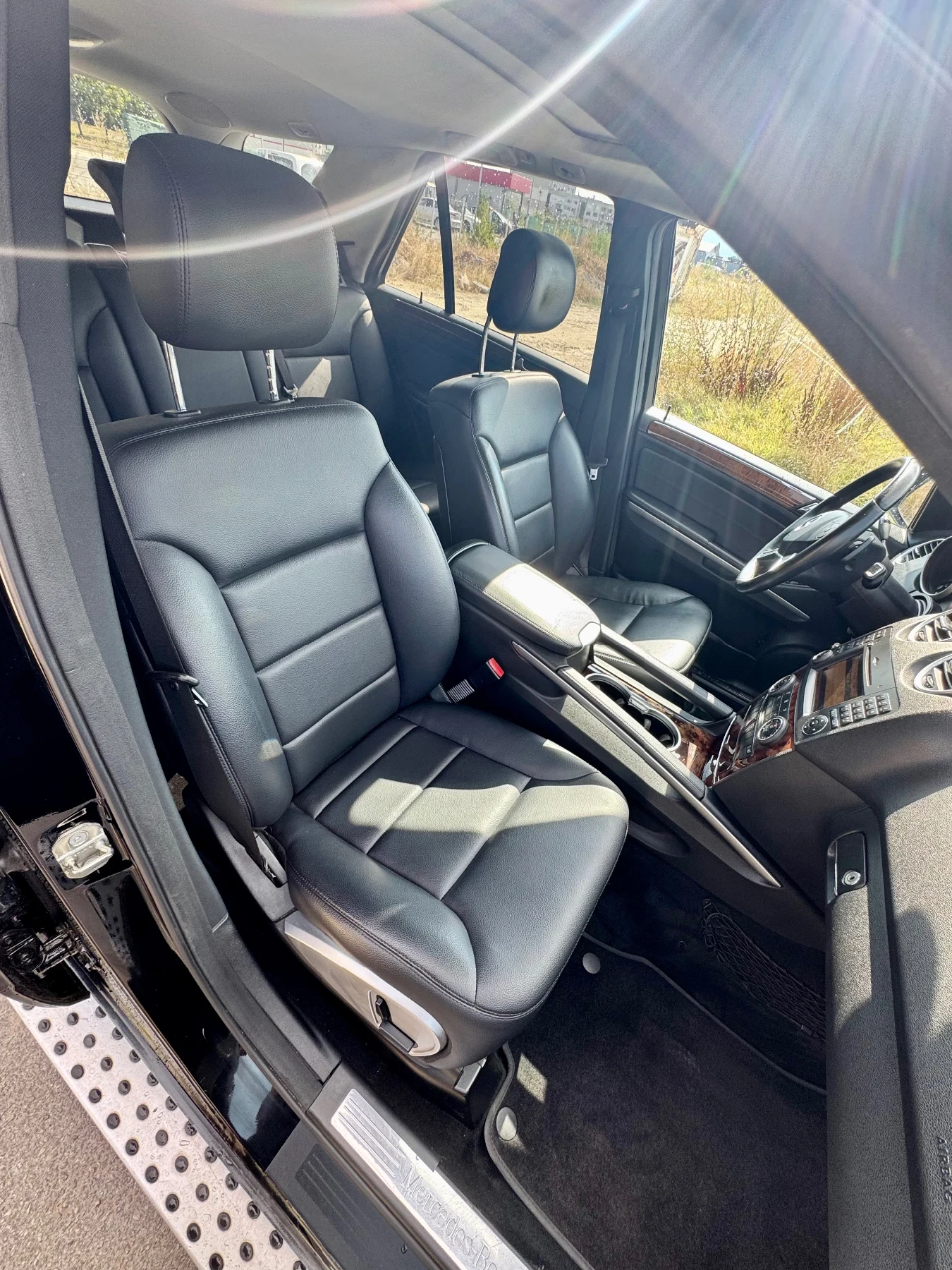 Mercedes-Benz ML 550 / 500 388 к.с.* Facelift* AMG pack* Пружини* , снимка 12 - Автомобили и джипове - 56048807