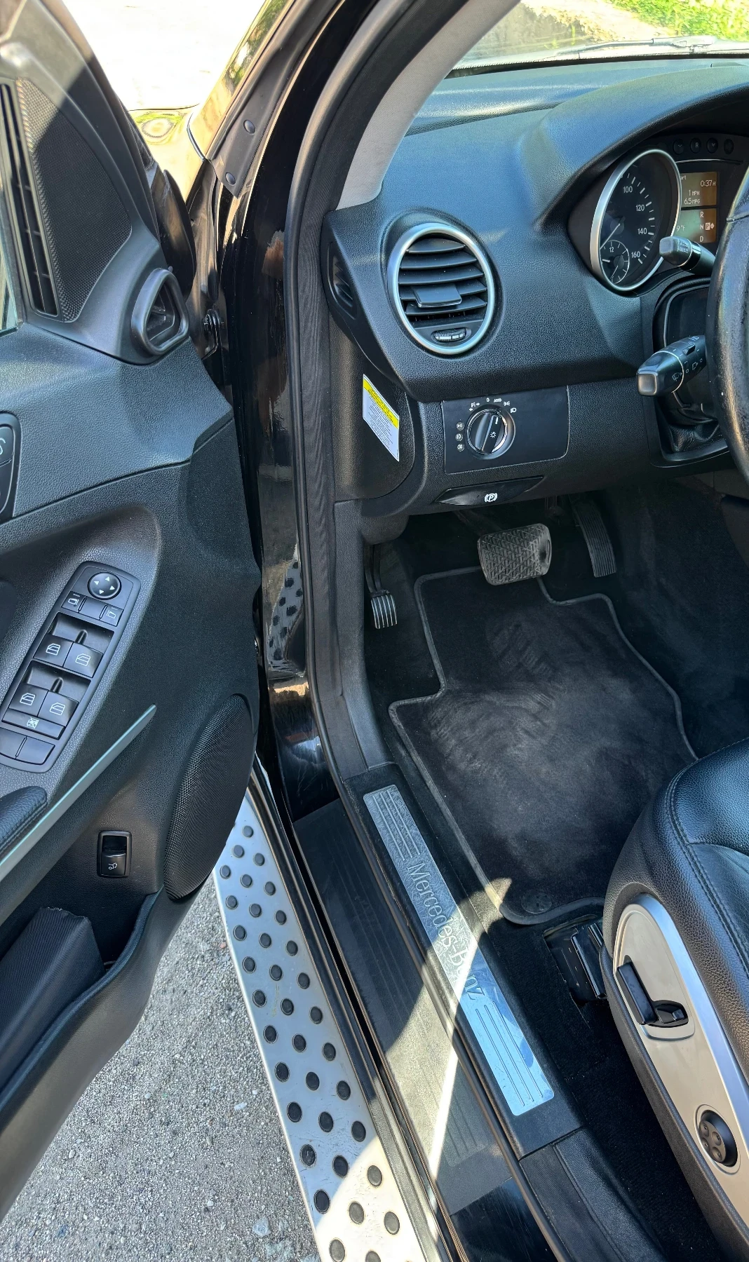 Mercedes-Benz ML 550 388 к.с., снимка 17 - Автомобили и джипове - 55084511