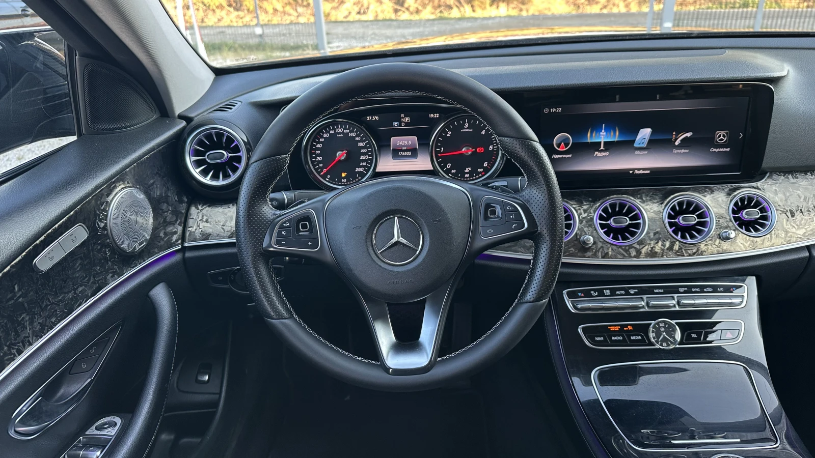 Mercedes-Benz E 220 BRABUS PACK| CARPLAY| CAMERA| BURMESTER| VOSSEN, снимка 9 - Автомобили и джипове - 55630147