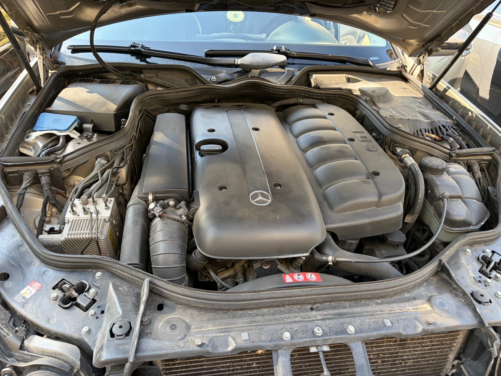 Mercedes-Benz E 320, снимка 9 - Автомобили и джипове - 55693440