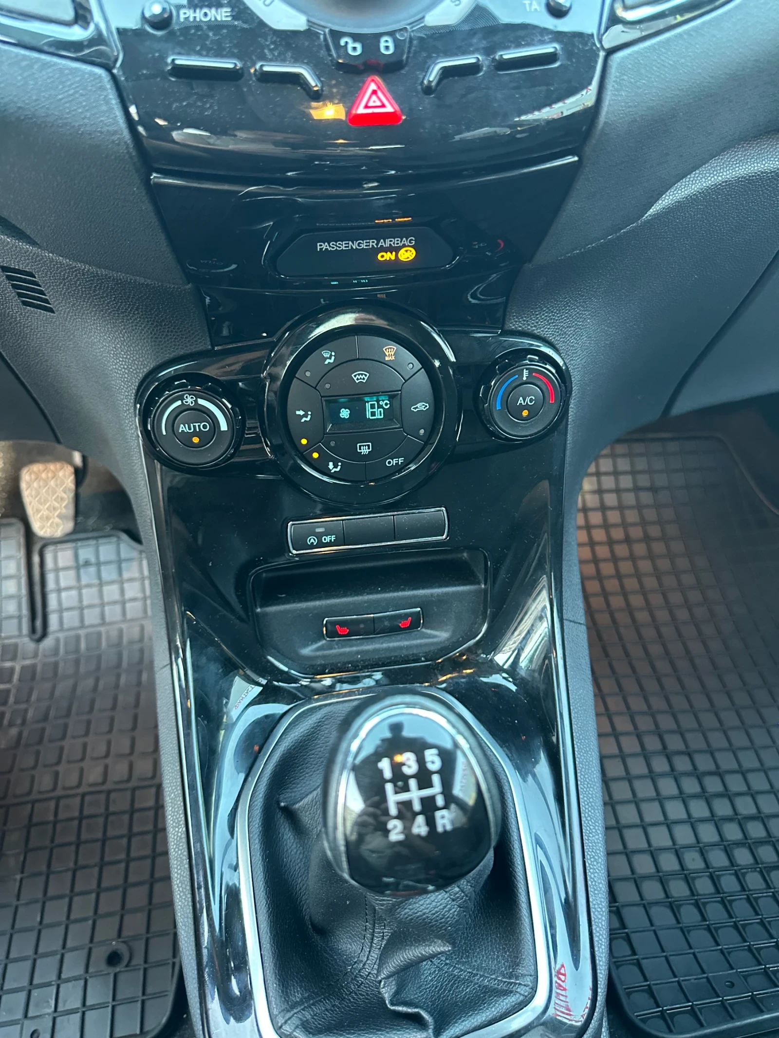 Ford Fiesta, снимка 11 - Автомобили и джипове - 55694813