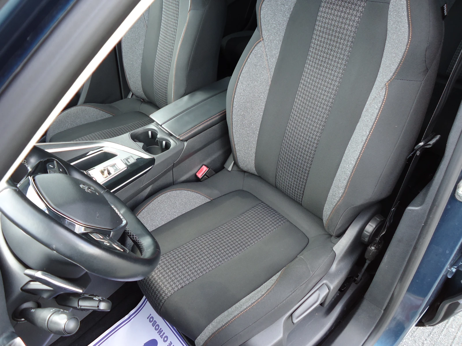Peugeot 5008 1.6 BlueHDI АВТОМАТИК, снимка 13 - Автомобили и джипове - 55940718