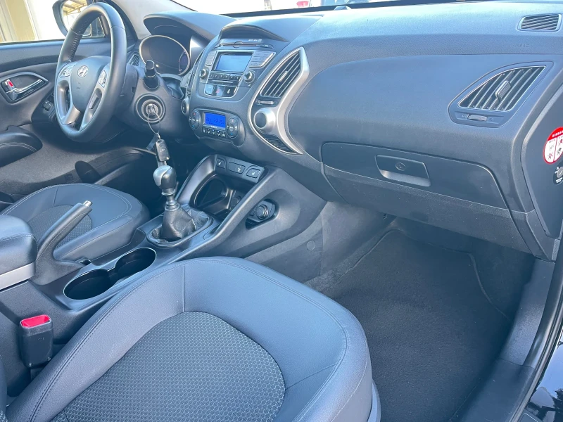 Hyundai IX35 Полу кожа, подгрев, Италия, снимка 9 - Автомобили и джипове - 52900474