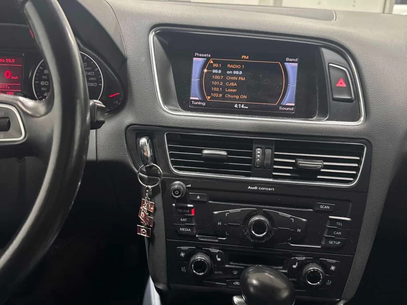 Audi Q5 * 2.0L Premium * CARFAX * ПАНОРАМА* ПОДГРЕВ* , снимка 9 - Автомобили и джипове - 53557492