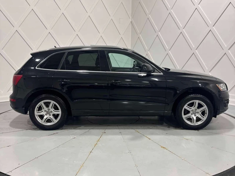 Audi Q5 * 2.0L Premium * CARFAX * ПАНОРАМА* ПОДГРЕВ* , снимка 3 - Автомобили и джипове - 53557492