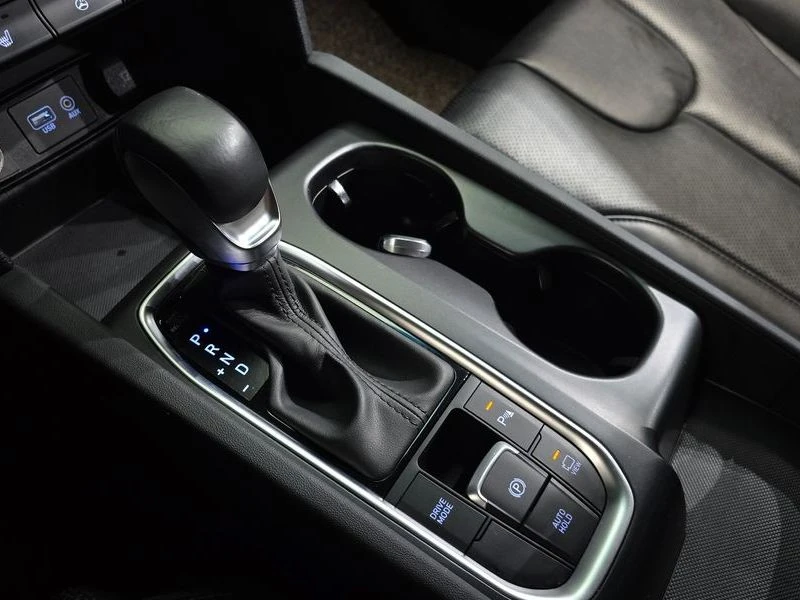 Hyundai Santa fe Gasoline 2.0T 2WD| 235к.с.| ВКЛ.ТЕХНОТЕСТ, снимка 9 - Автомобили и джипове - 55440508