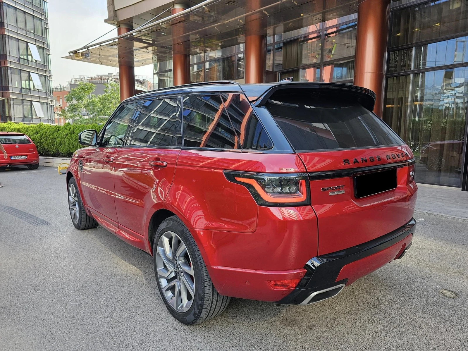 Land Rover Range Rover Sport 4.4SDV8 Autobiography Dynamic - изображение 2