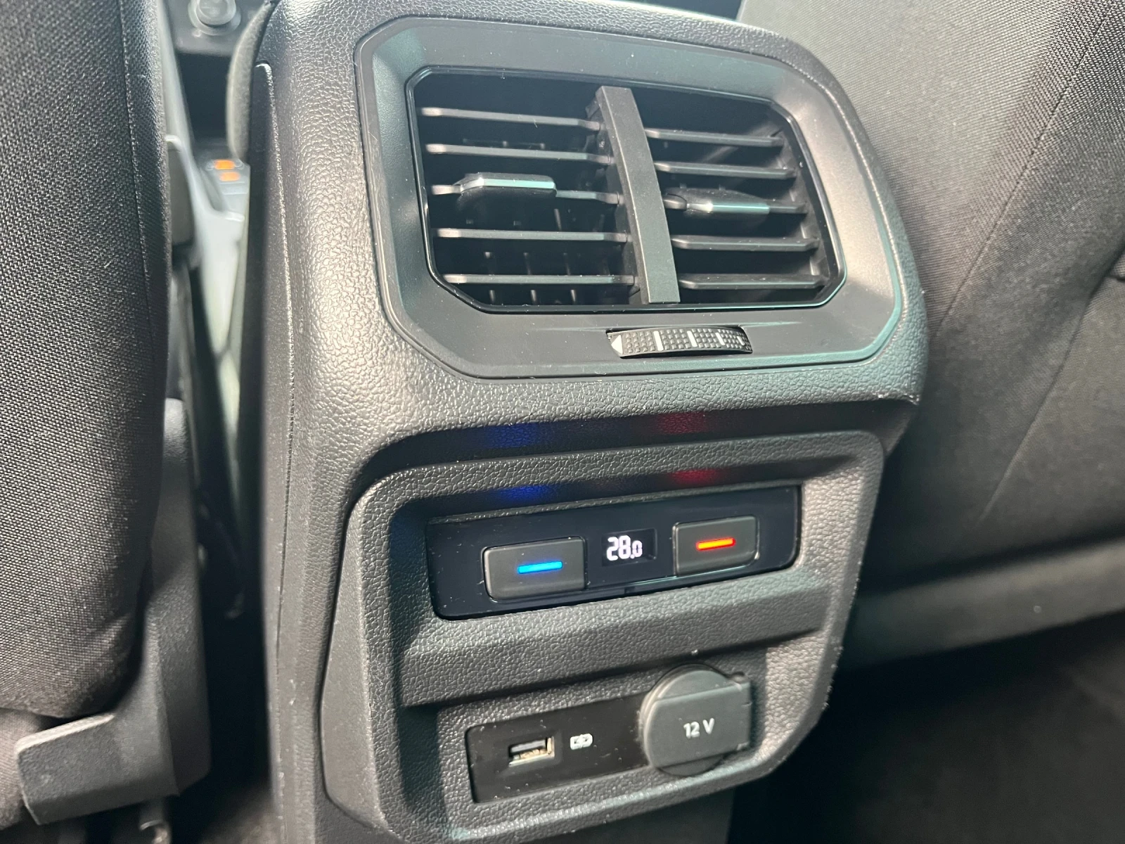 VW Tiguan R line, 08/2019, автомат, digital | Mobile.bg — изображение 14