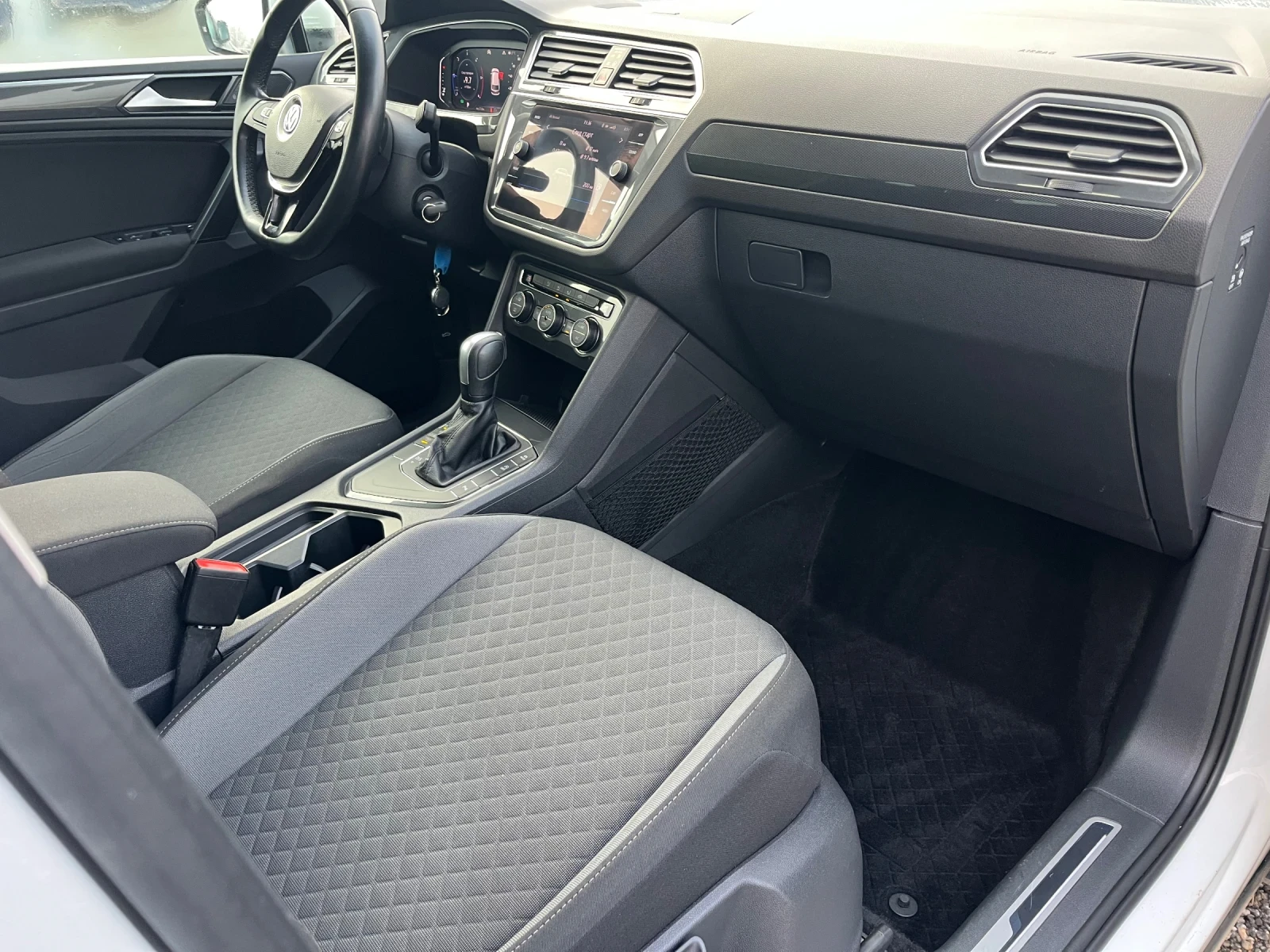 VW Tiguan R line, 08/2019, автомат, digital | Mobile.bg — изображение 11