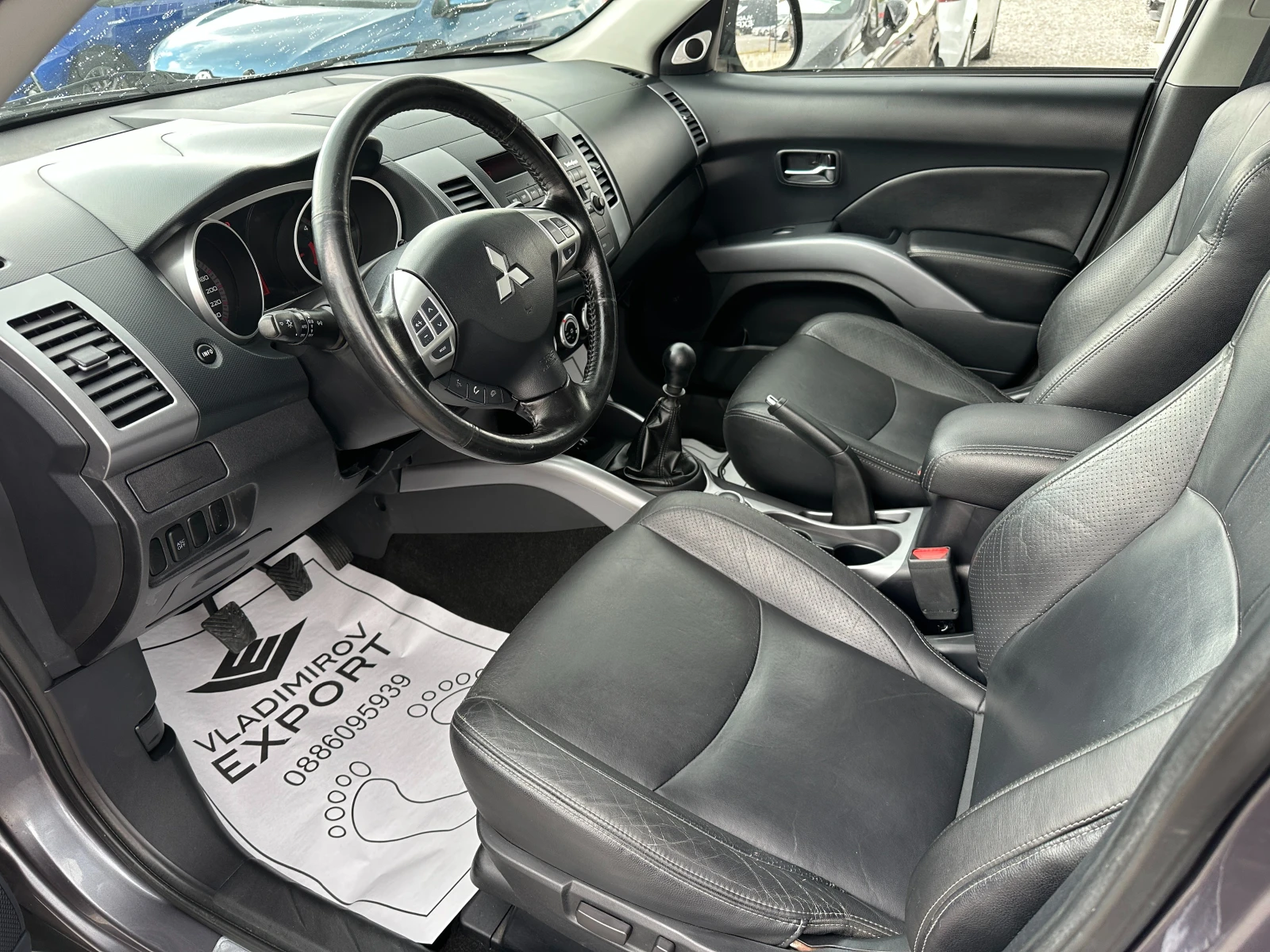 Mitsubishi Outlander 2.0D 7m 4x4 - изображение 6