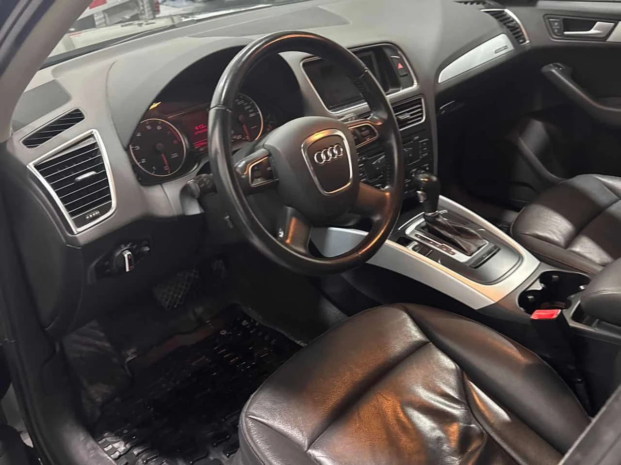 Audi Q5 * 2.0L Premium * CARFAX * ��������* �������*  | Mobile.bg � ����������� 5