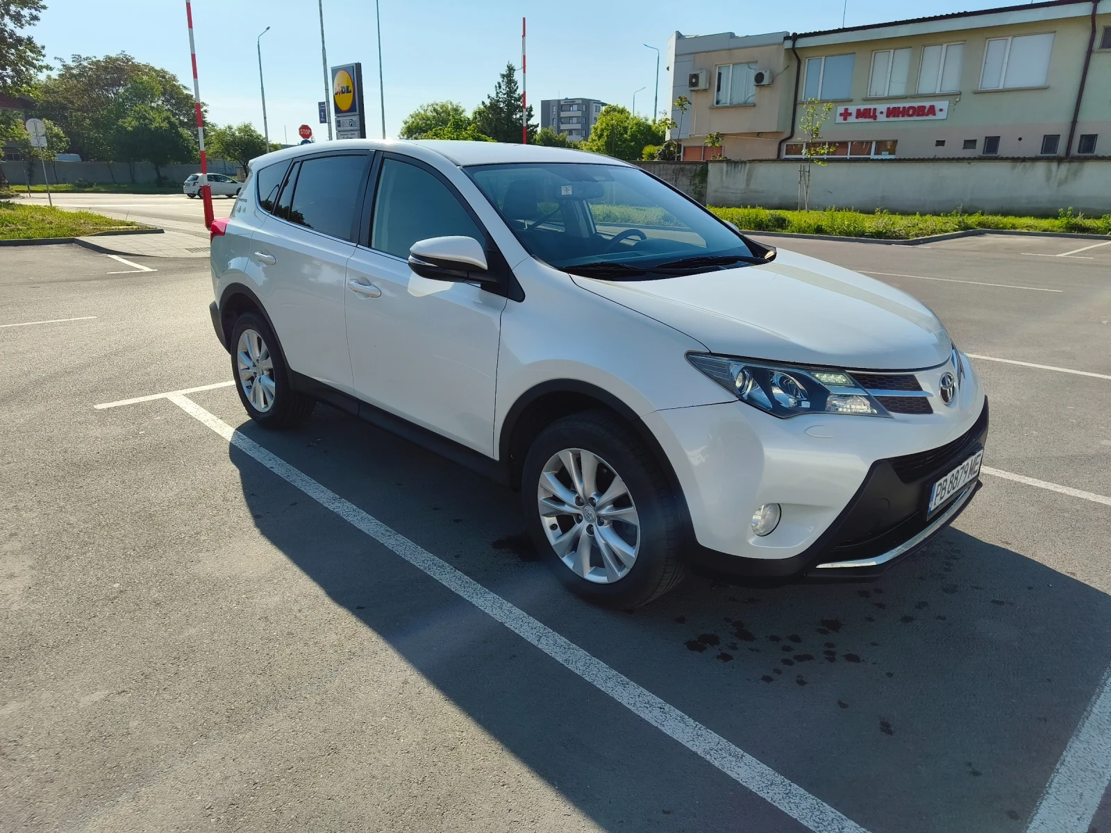 Toyota Rav4 Спешно!, снимка 6 - Автомобили и джипове - 54352878