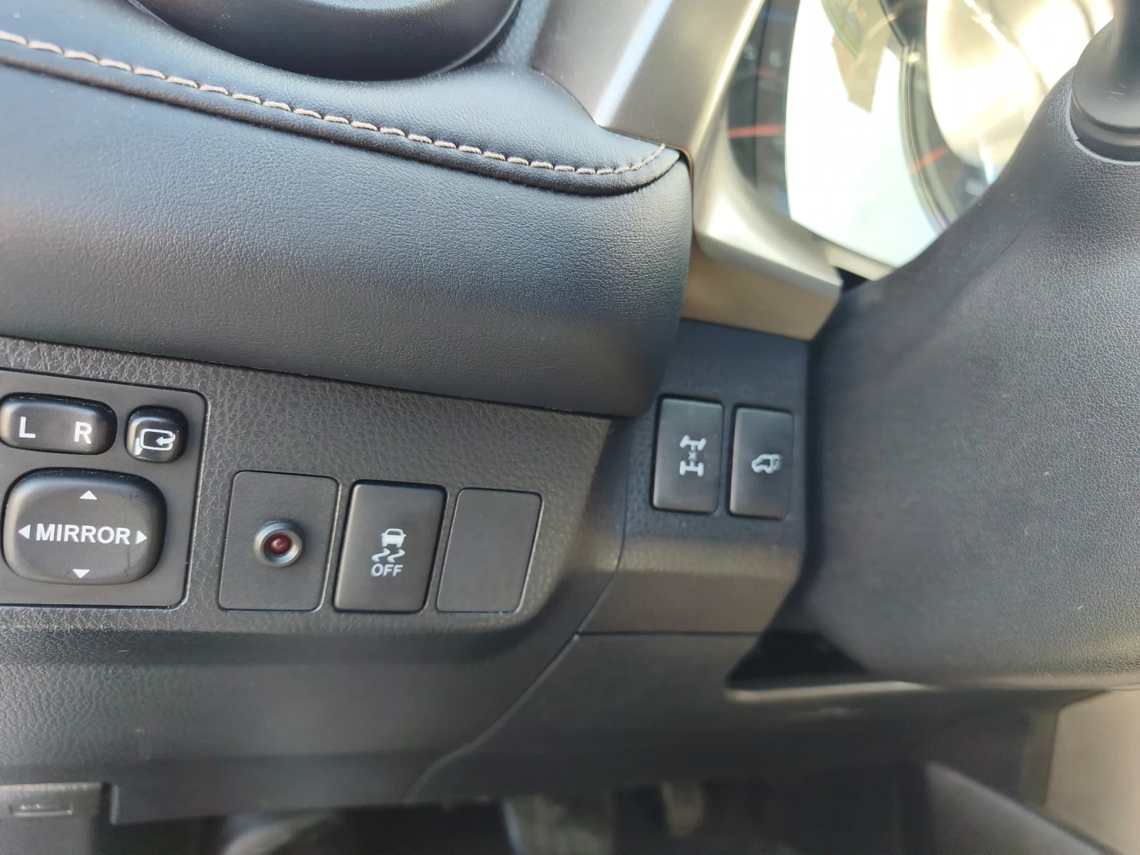 Toyota Rav4 20th Anniversary , снимка 13 - Автомобили и джипове - 54352878