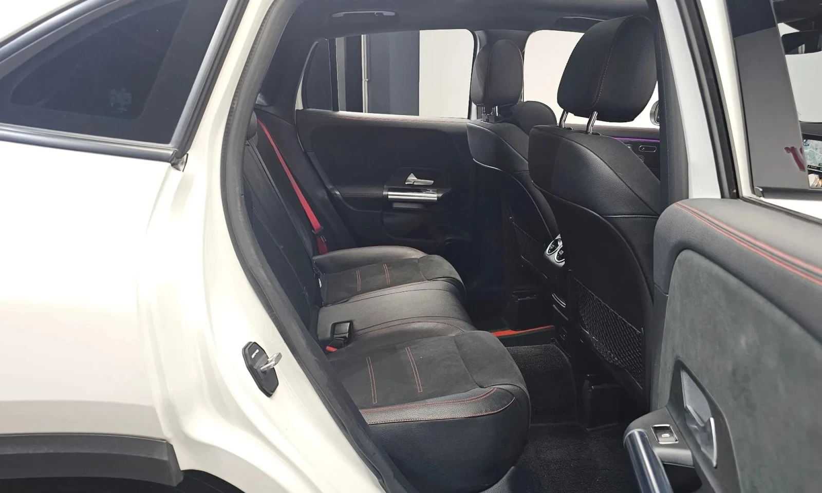 Mercedes-Benz GLA H247 Gla45, снимка 11 - Автомобили и джипове - 54966832