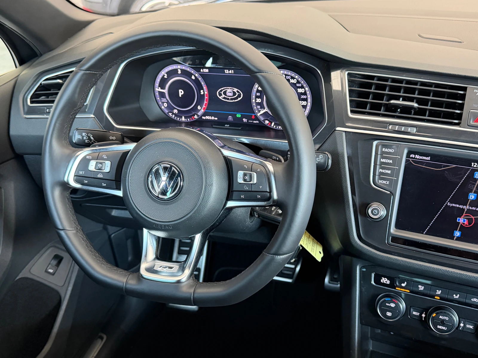VW Tiguan 2.0TDI-190ps, 4-MOTION, R LINE-FULL SERVICE VW-HOB, снимка 11 - Автомобили и джипове - 55576829