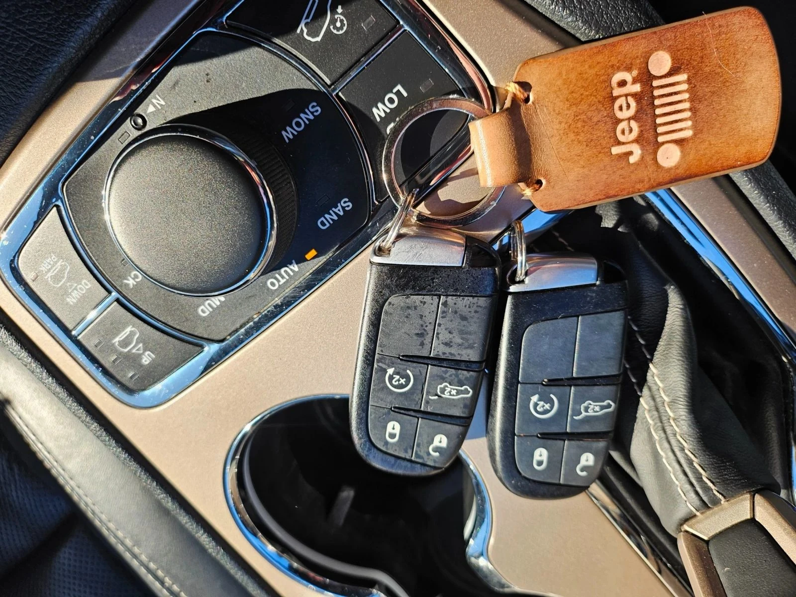 Jeep Grand cherokee, снимка 16 - Автомобили и джипове - 56719862