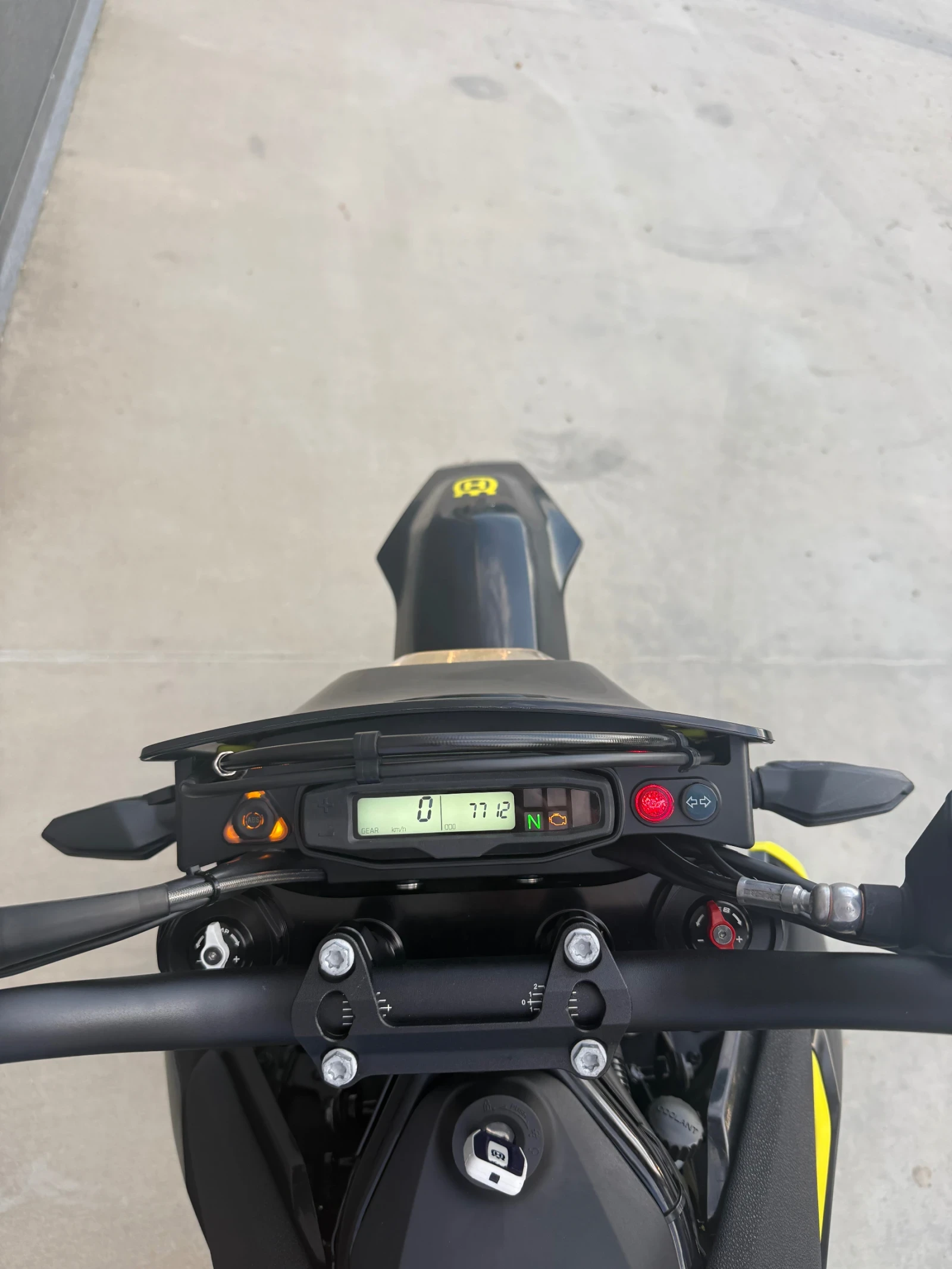 Husqvarna Svartpilen 701, снимка 8 - Мотоциклети и мототехника - 54986898