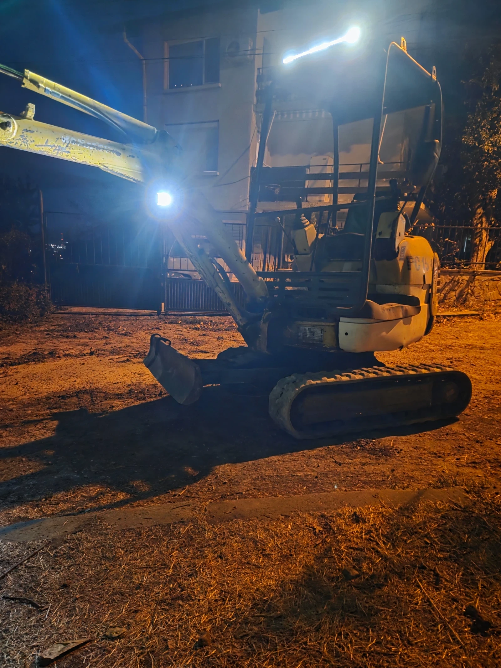 Багер Komatsu PC 15 R, снимка 2 - Индустриална техника - 54879122