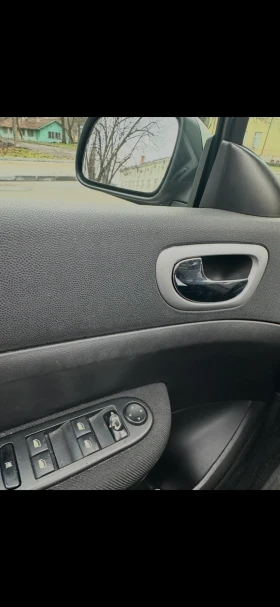 Peugeot 307 Панаромен люк, 7 Места, 1.6 Дизел, Фасе - 1950 € / 3813.87 лв. - 85529898 13