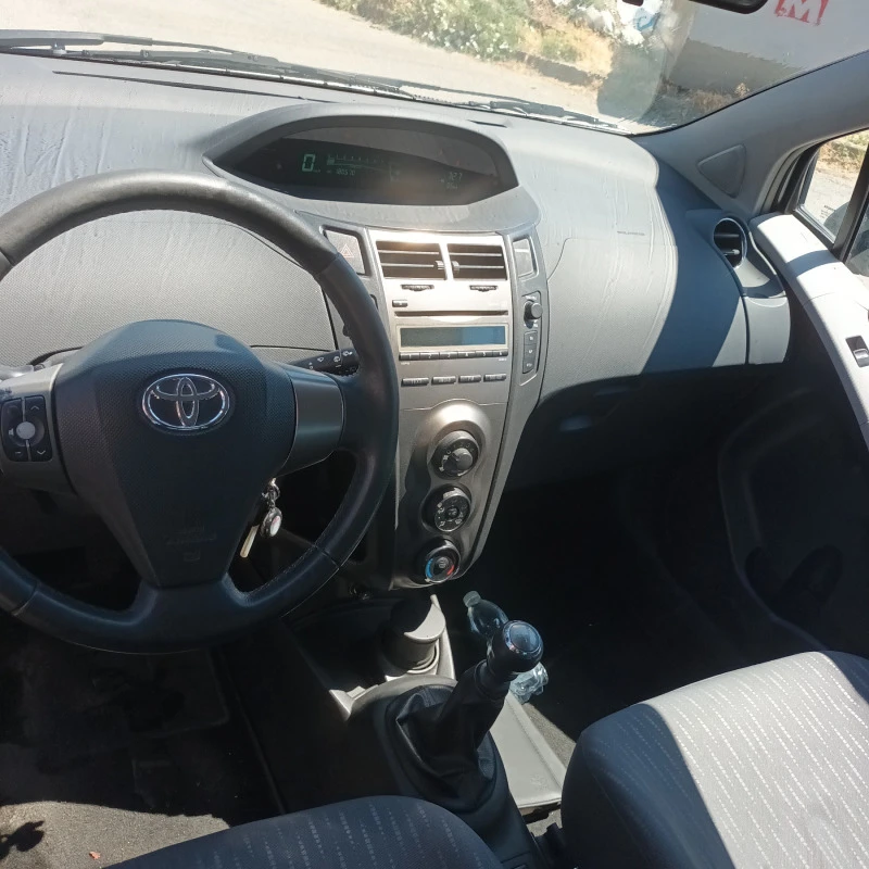 Toyota Yaris, снимка 4 - Автомобили и джипове - 47019562