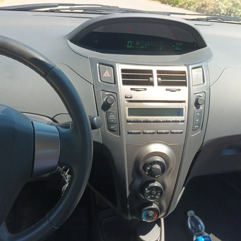 Toyota Yaris, снимка 5 - Автомобили и джипове - 47019562