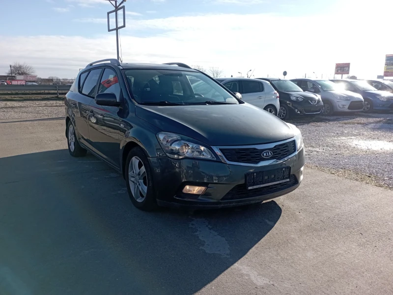 Kia Ceed 1.4 климатроник, снимка 3 - Автомобили и джипове - 47293124