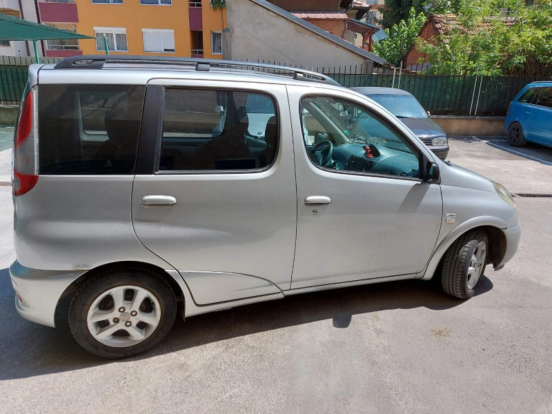 Toyota Yaris verso 1.3 VVT-i, снимка 1 - Автомобили и джипове - 49504268