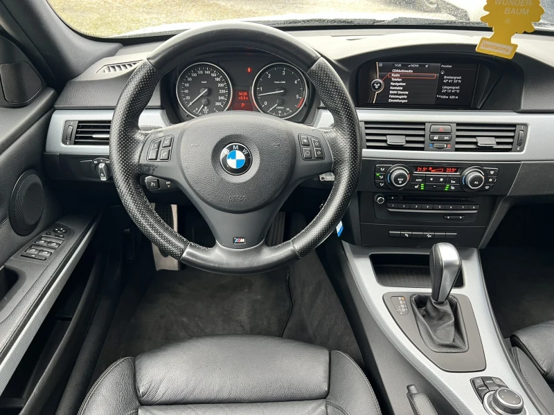 BMW 330 ///M Sport Edition, снимка 9 - Автомобили и джипове - 48350971