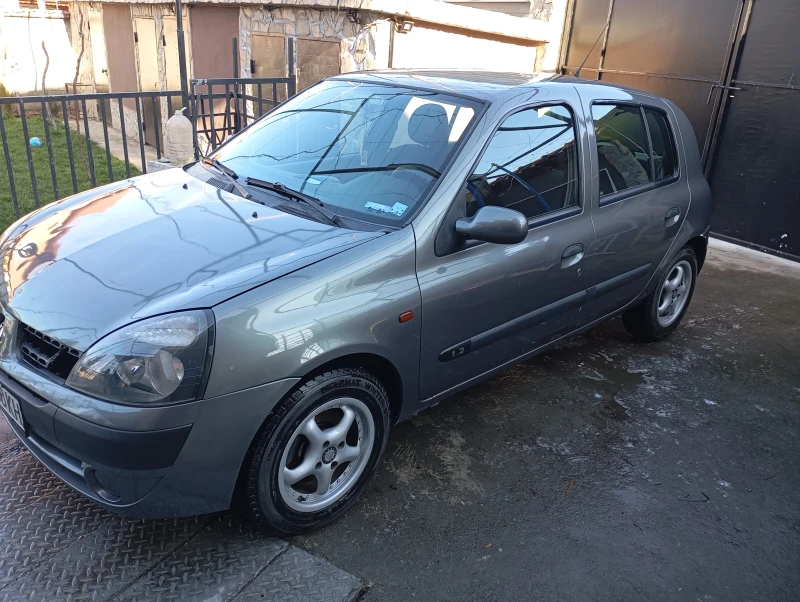 Renault Clio, снимка 1 - Автомобили и джипове - 49085540