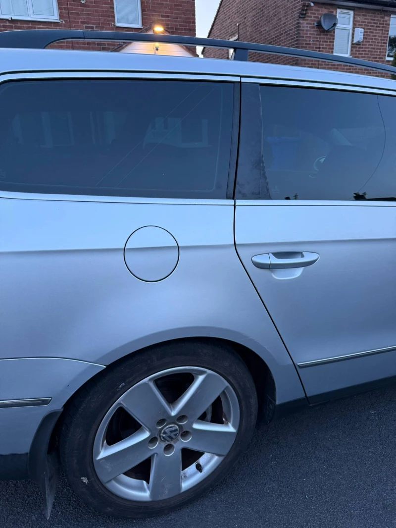 VW Passat 2.0 TDI, снимка 11 - Автомобили и джипове - 52643861