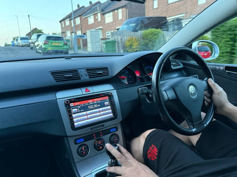 VW Passat 2.0 TDI, снимка 8 - Автомобили и джипове - 52643861