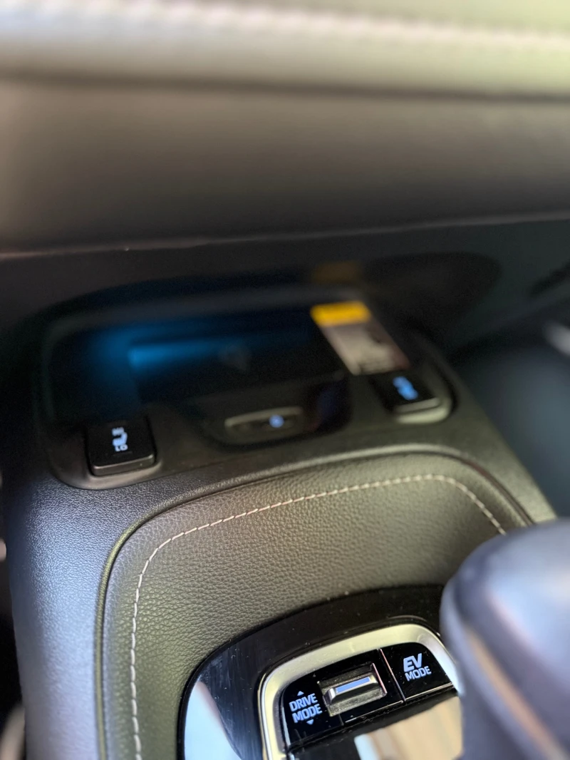 Toyota Corolla Hybrid 2.0, снимка 10 - Автомобили и джипове - 52421687