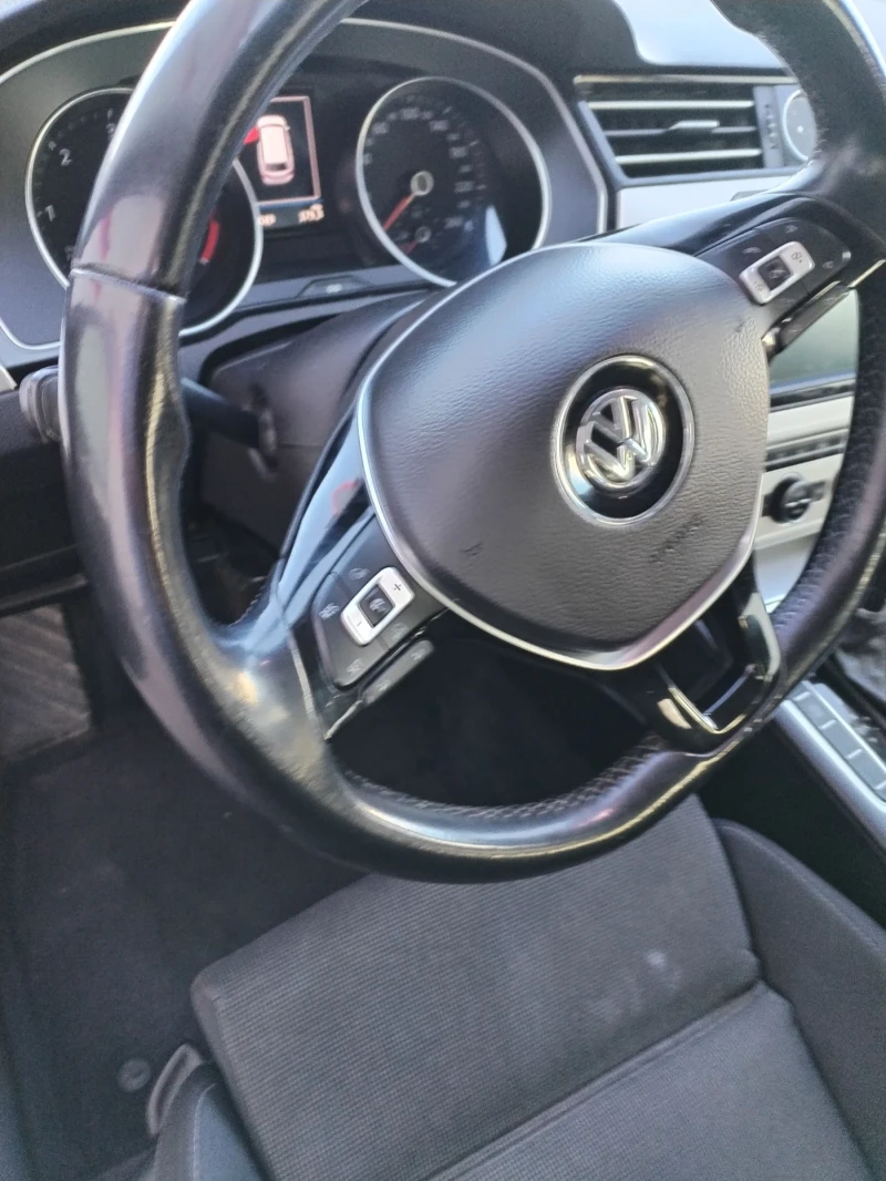 VW Passat Комби, снимка 9 - Автомобили и джипове - 52202382