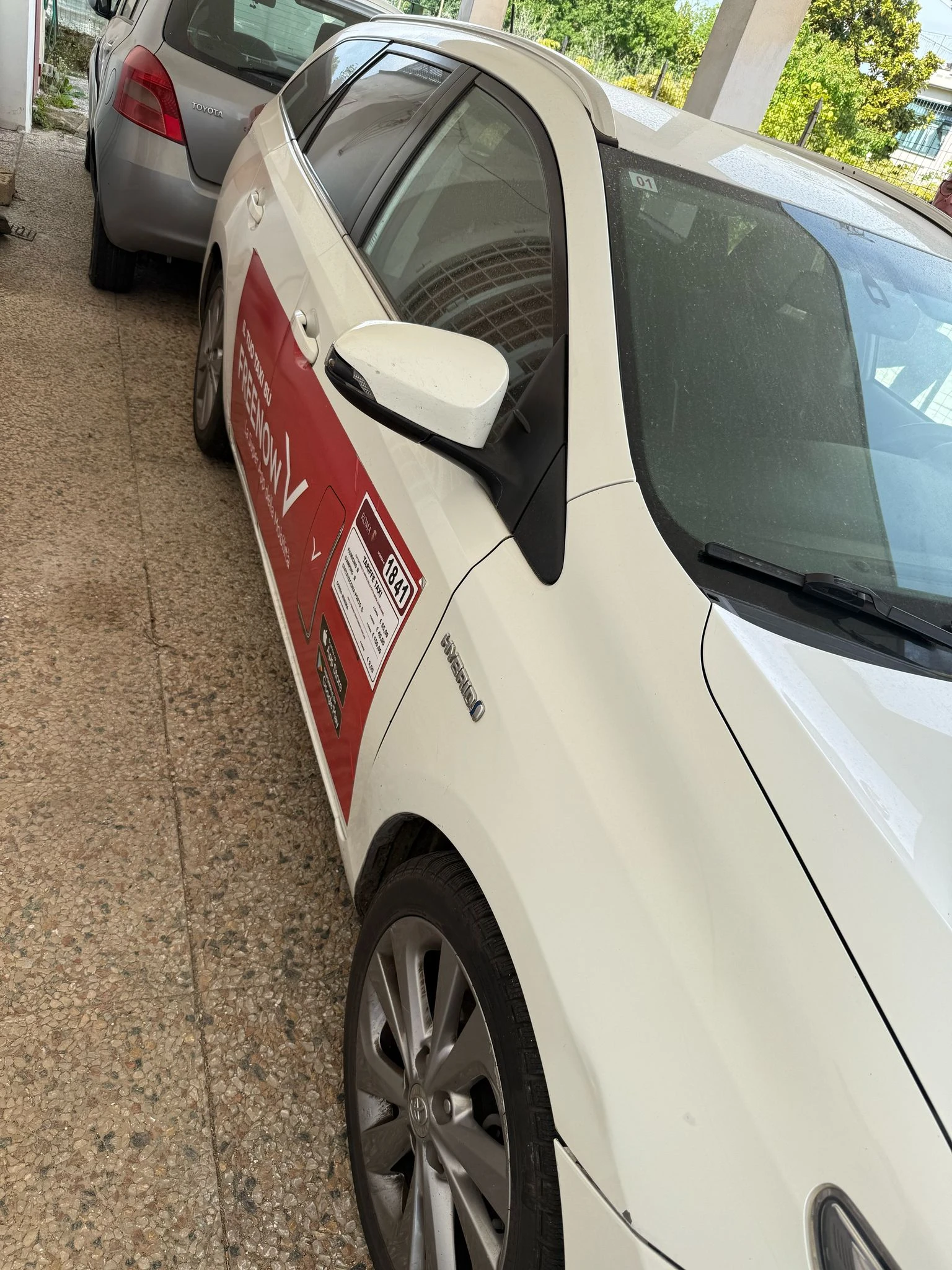 Toyota Auris 1.8HYBRID - изображение 5