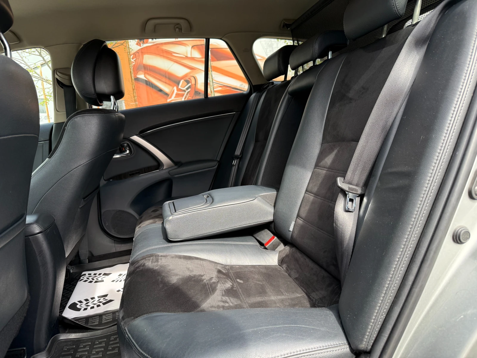 Toyota Avensis 2.2d 150 к.с. facelift - изображение 9