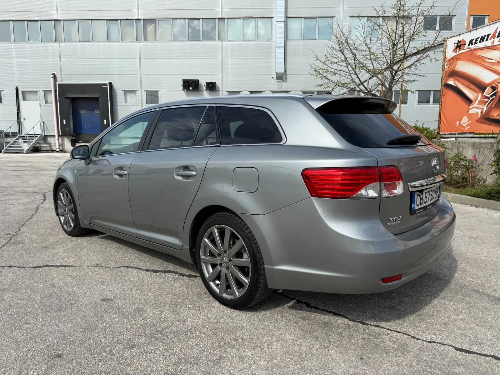 Toyota Avensis 2.2d 150 к.с. facelift - изображение 3