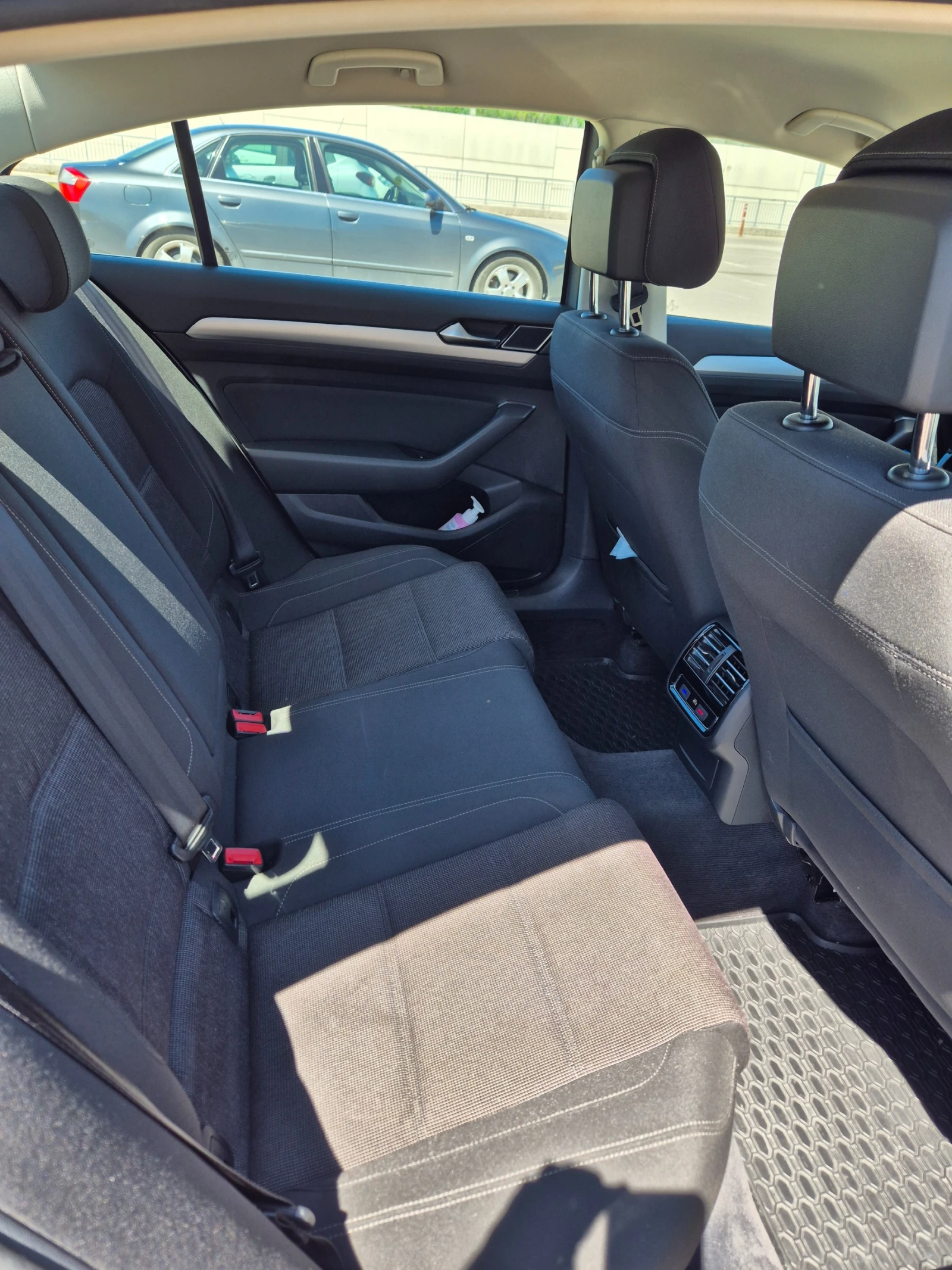 VW Passat 2.0 TDI DSG Comfort line - изображение 10