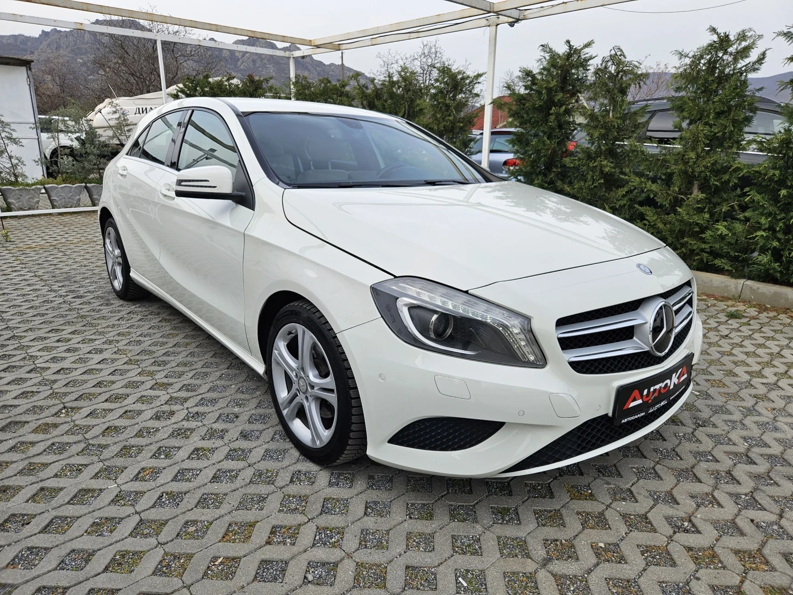 Mercedes-Benz A 180 1.6i-122кс= 123.000км= 6СК= LED= NAVI= PREMIUM - изображение 2