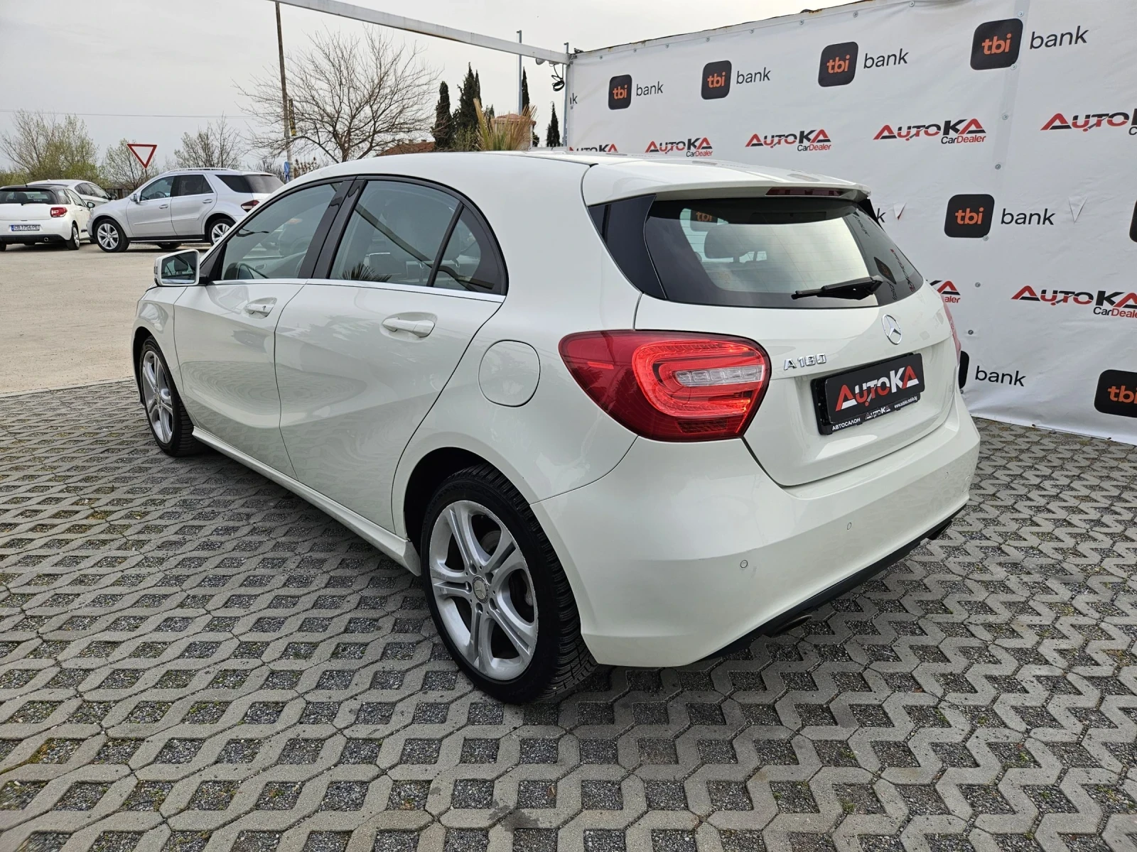 Mercedes-Benz A 180 1.6i-122кс= 123.000км= 6СК= LED= NAVI= PREMIUM - изображение 5