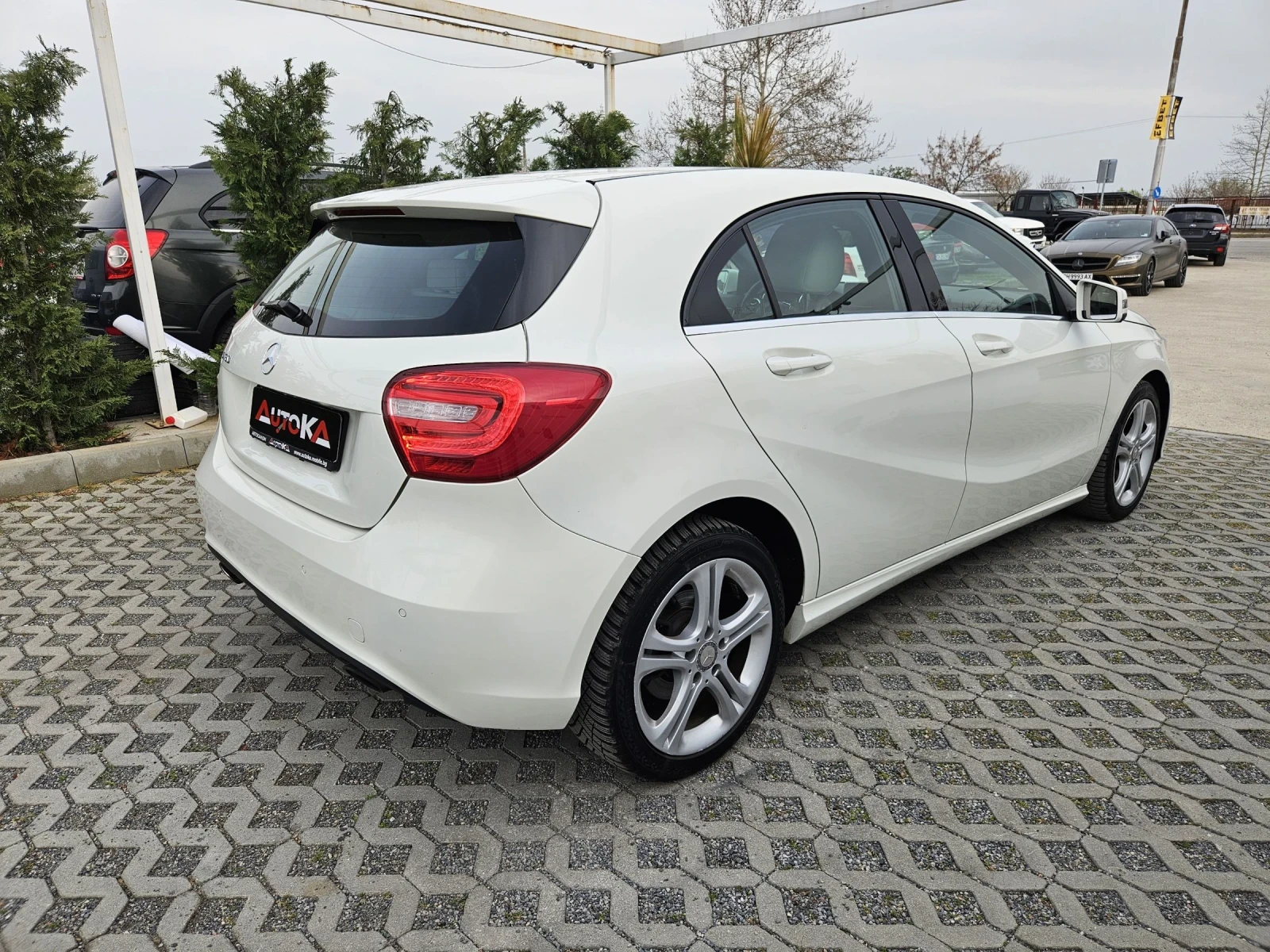 Mercedes-Benz A 180 1.6i-122кс= 123.000км= 6СК= LED= NAVI= PREMIUM - изображение 3