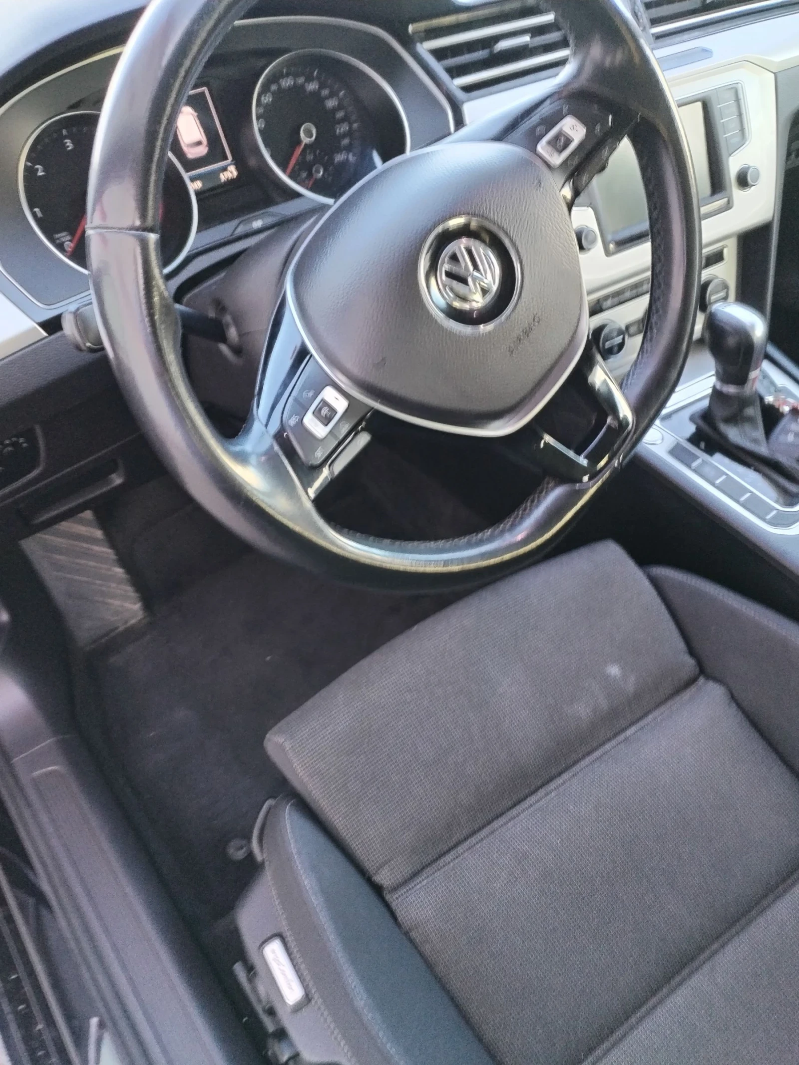 VW Passat  | Mobile.bg   4