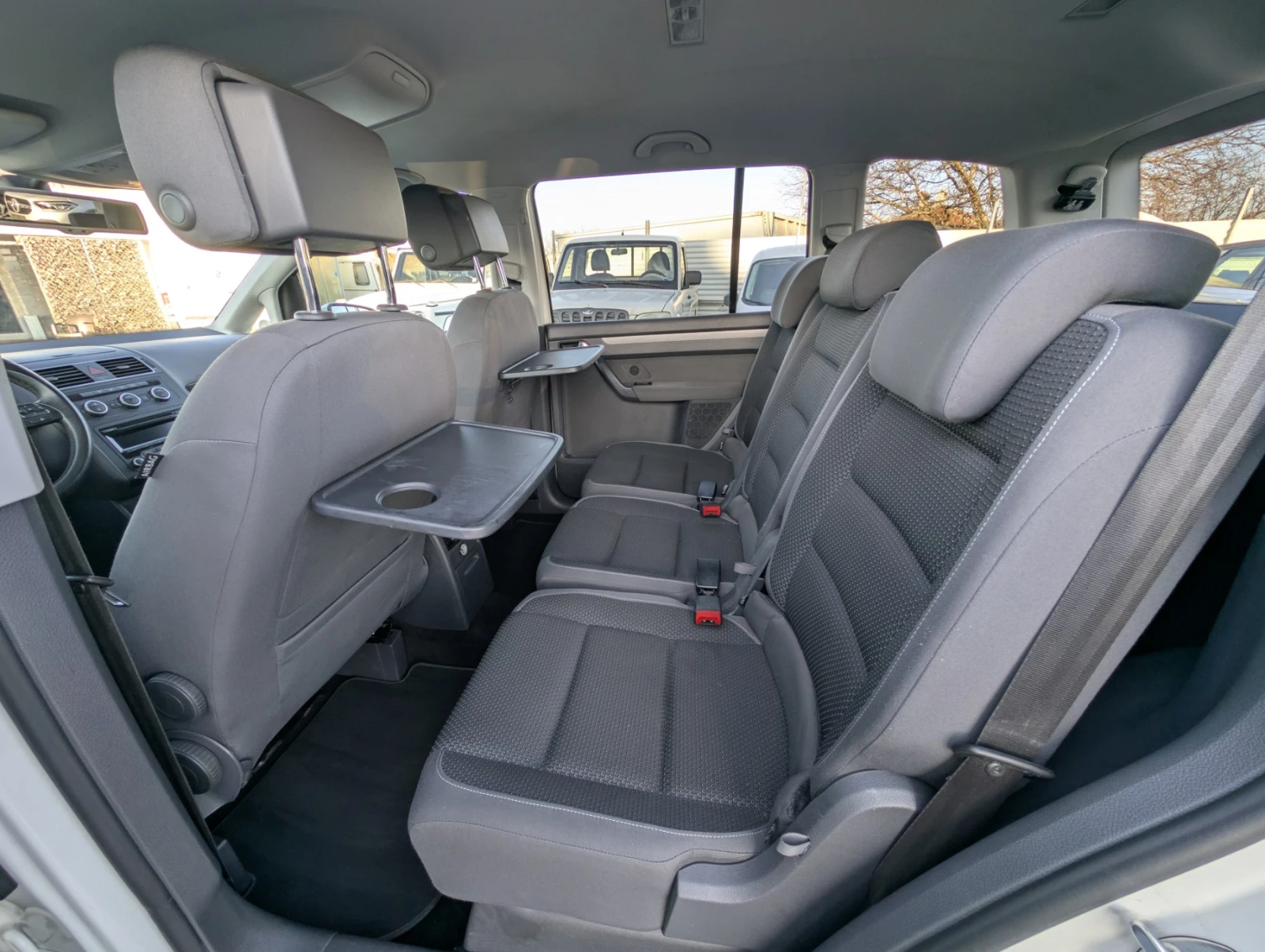 VW Touran 1.6TDi 105k.� 6+ 1����� | Mobile.bg � ����������� 13