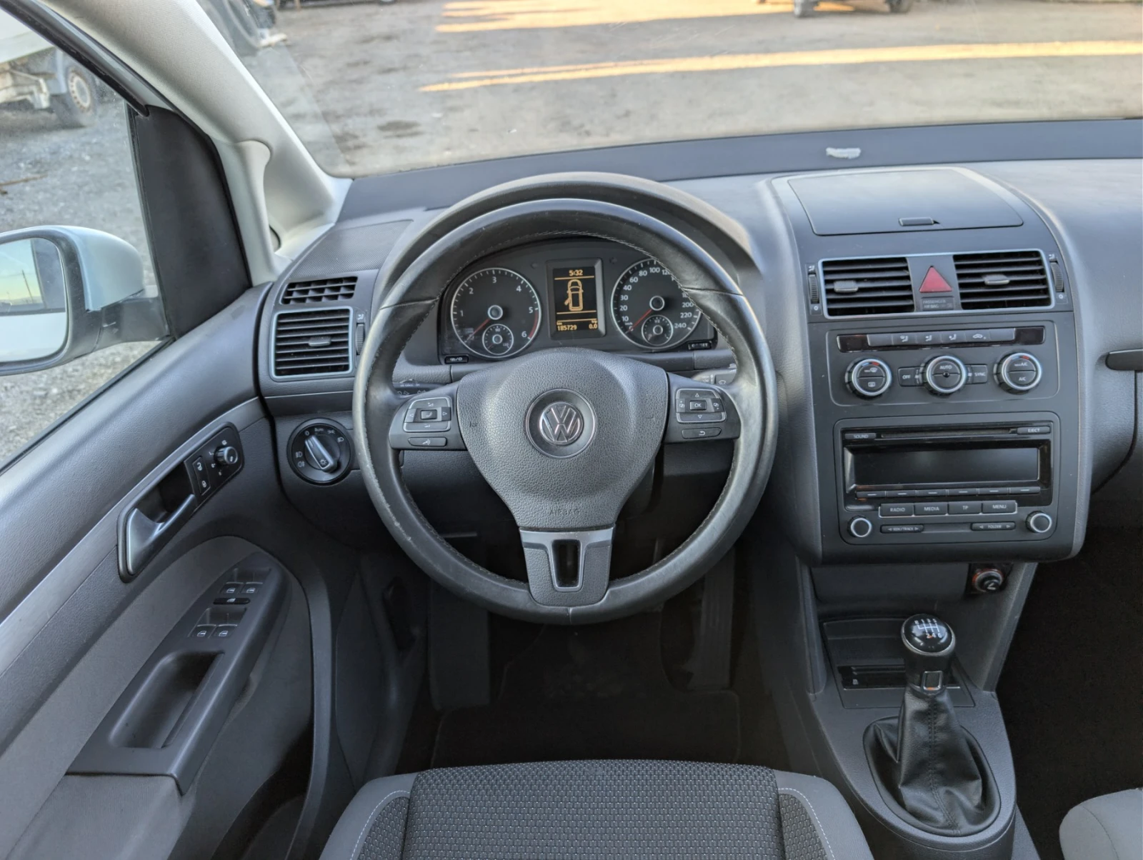 VW Touran 1.6TDi 105k.� 6+ 1����� | Mobile.bg � ����������� 9