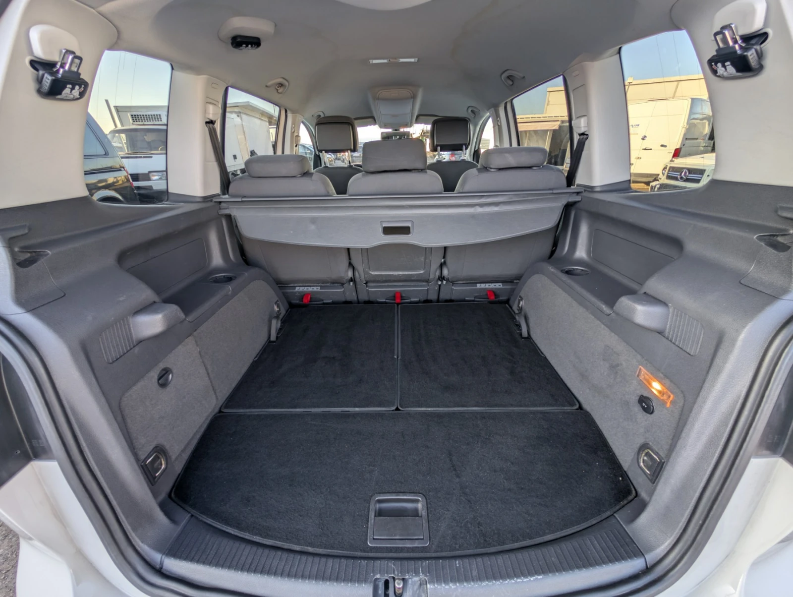 VW Touran 1.6TDi 105k.� 6+ 1����� | Mobile.bg � ����������� 14