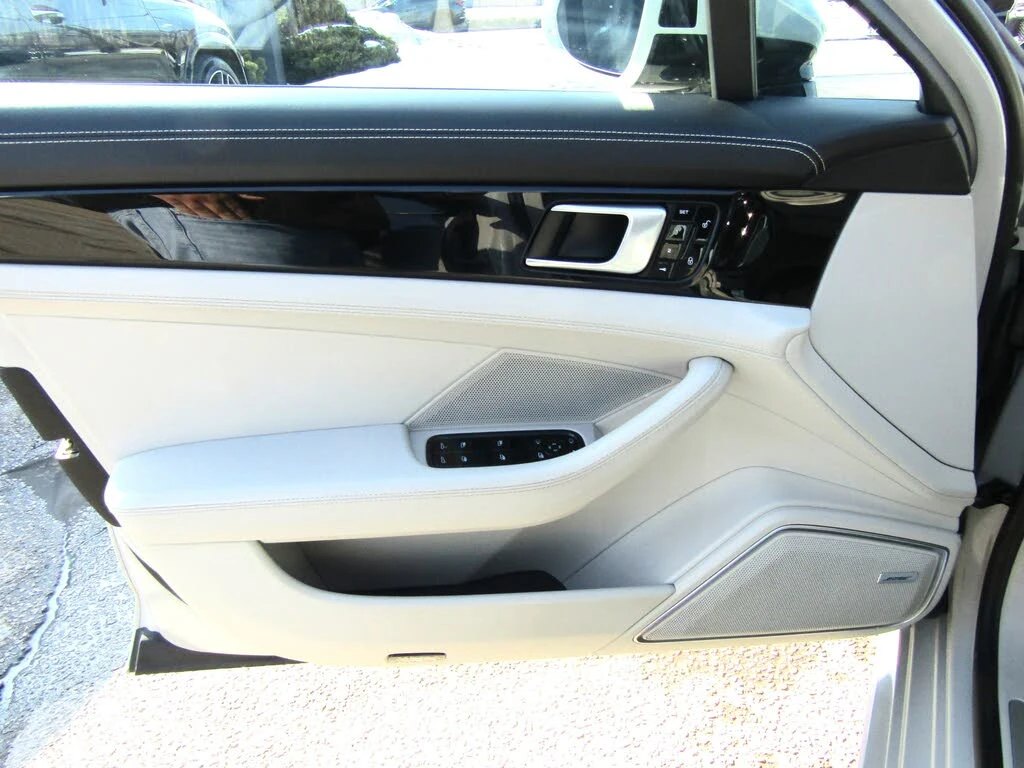 Porsche Panamera, снимка 13 - Автомобили и джипове - 53813694