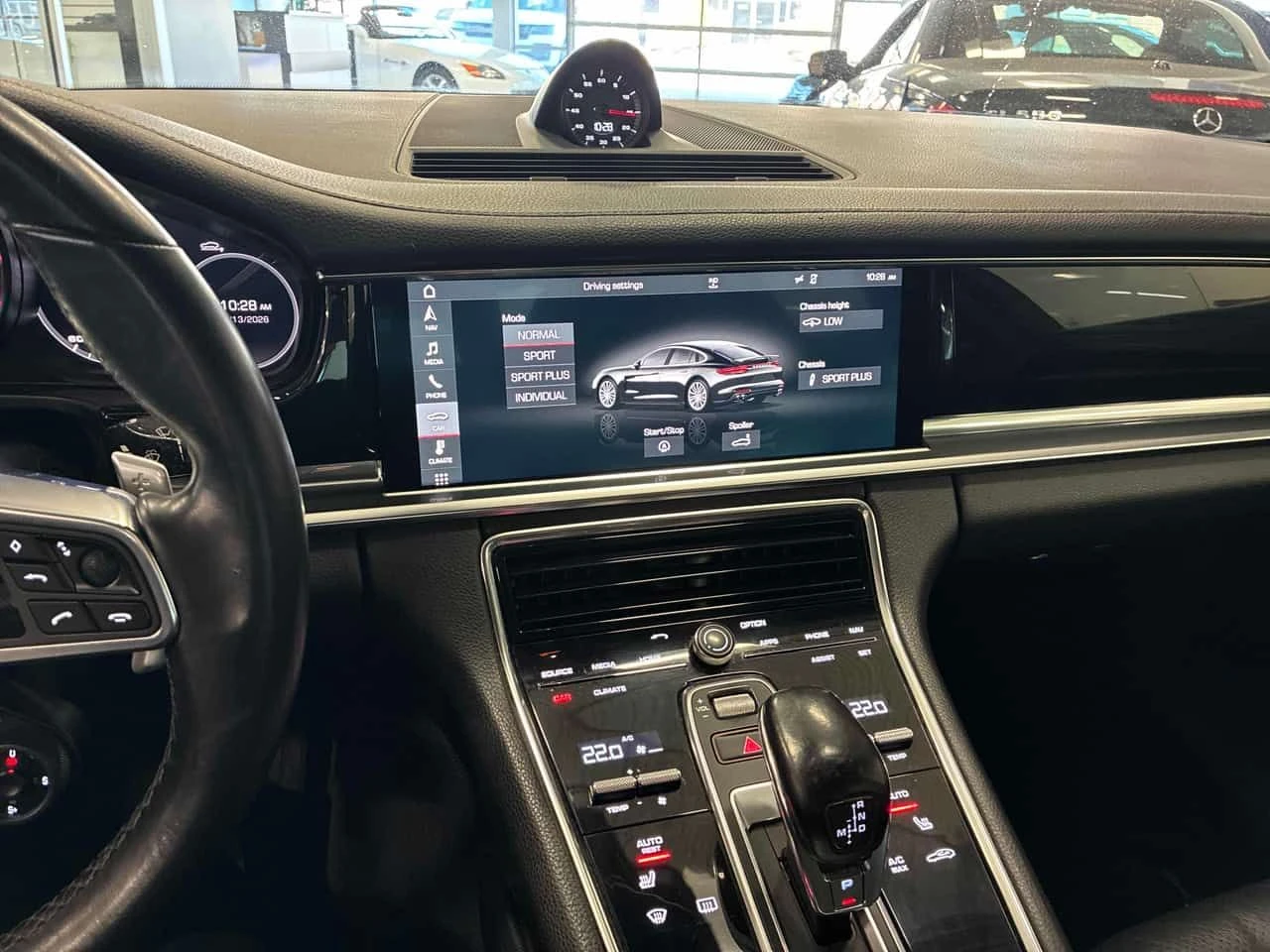 Porsche Panamera 4 AWD  CARFAX, снимка 9 - Автомобили и джипове - 53845774