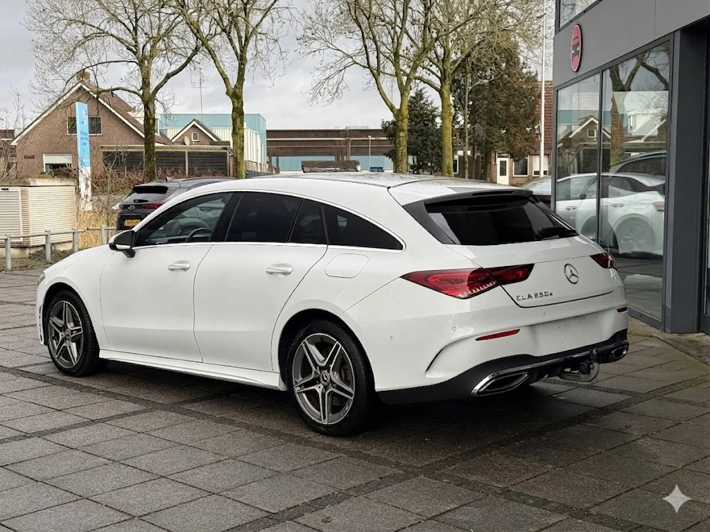 Mercedes-Benz CLA Shooting Brake 250e AMG Line, снимка 6 - Автомобили и джипове - 53858423