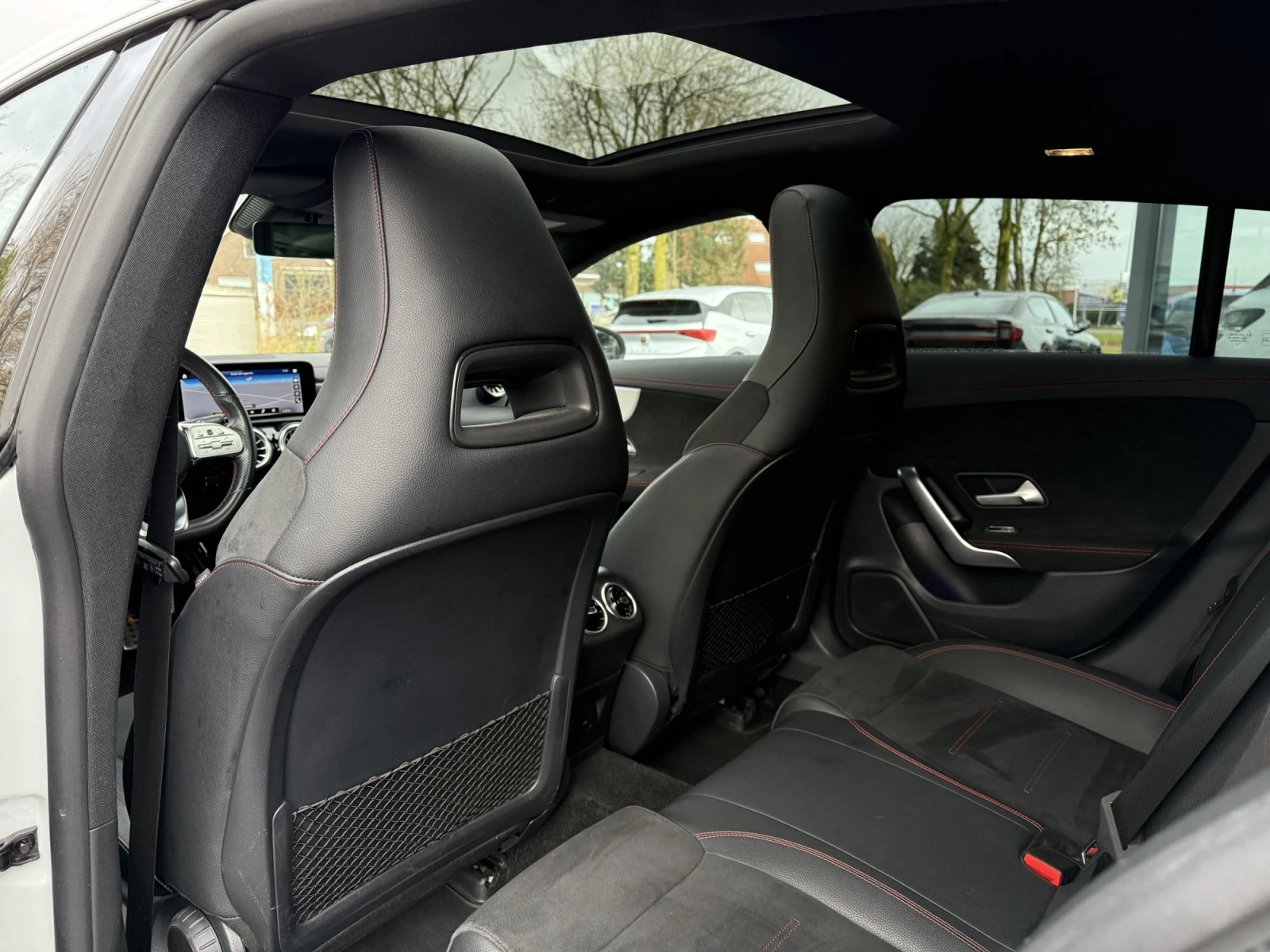 Mercedes-Benz CLA Shooting Brake 250e AMG Line, снимка 9 - Автомобили и джипове - 53858423