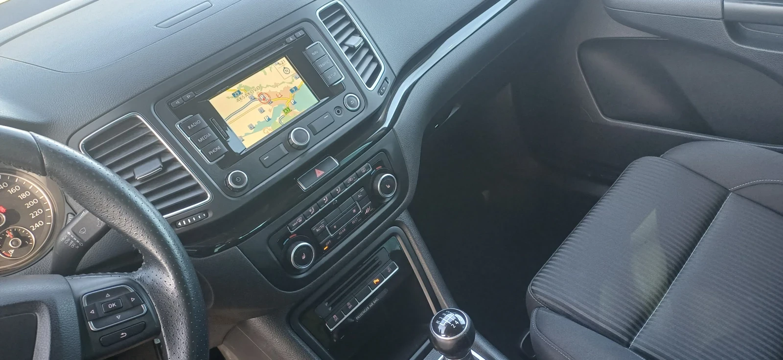 Seat Alhambra 2.0TDI, снимка 13 - Автомобили и джипове - 54334951